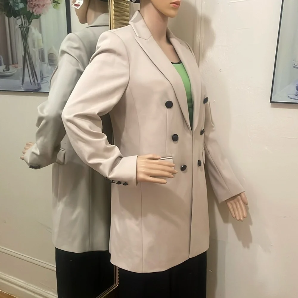 T TAHARI Chic Double-Breasted Blazer